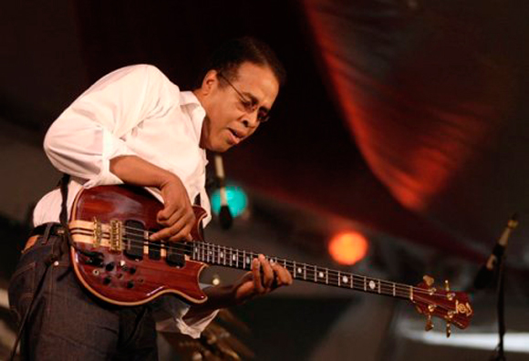 stanley-clarke_06_2011