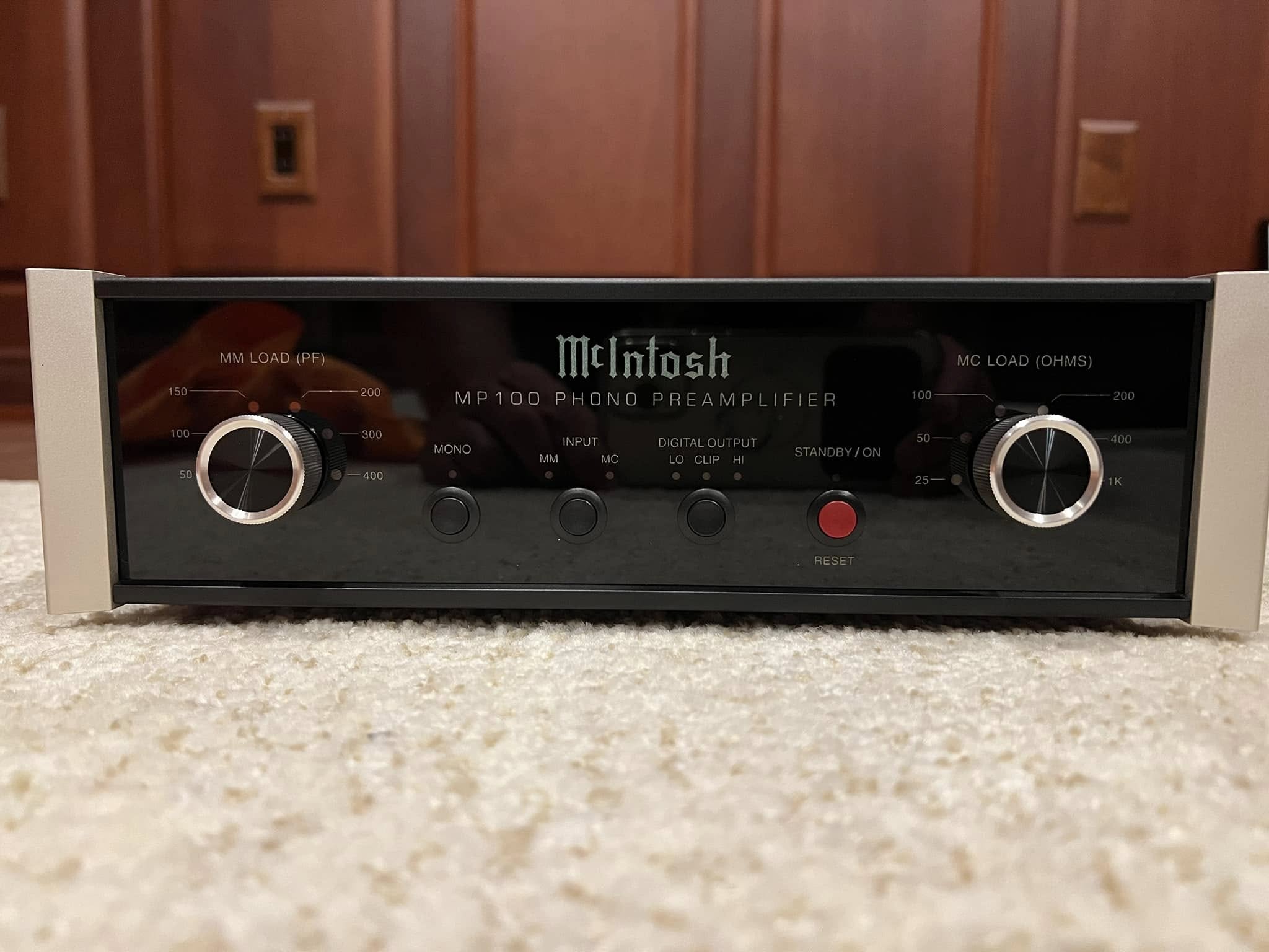 McIntosh MP100 001
