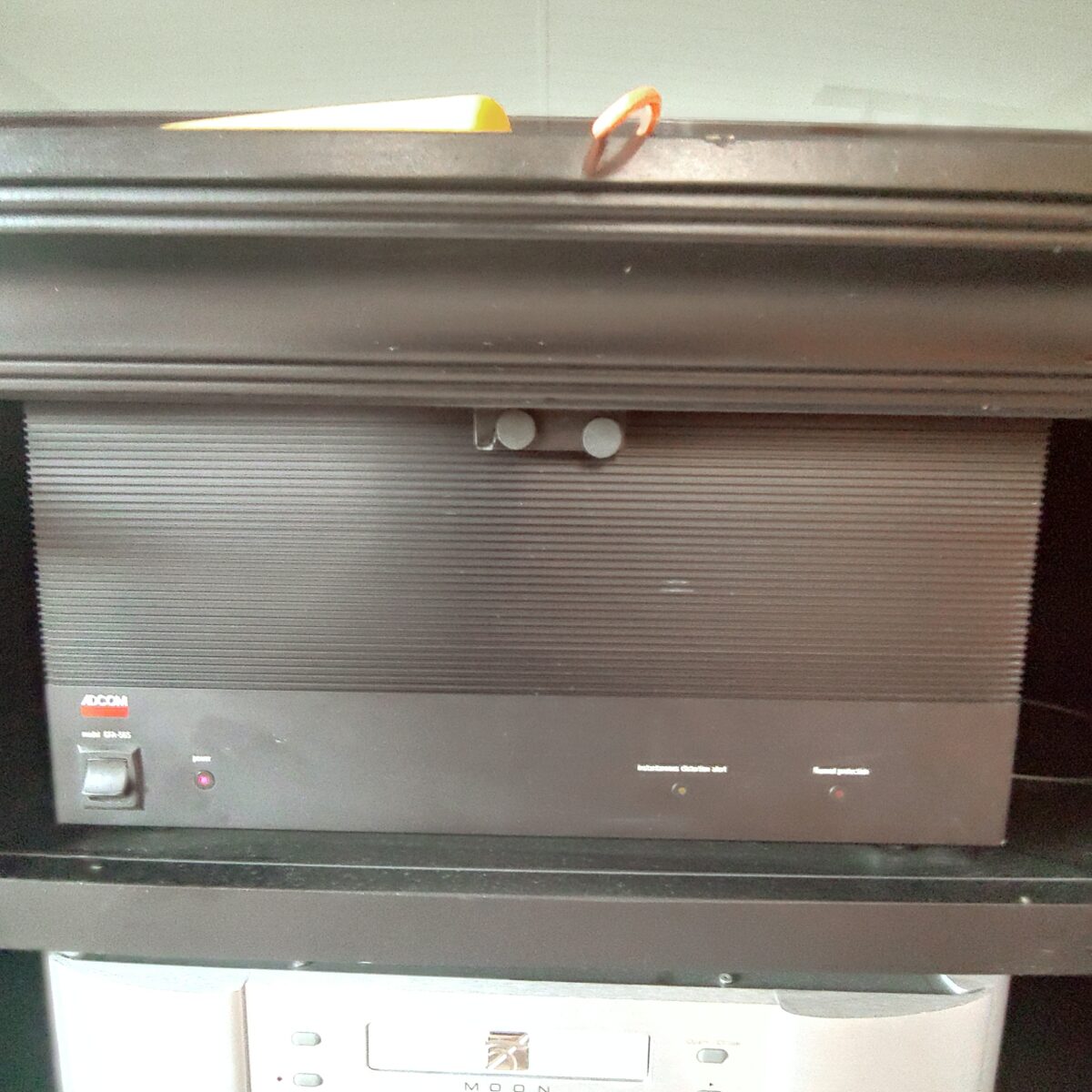 Ampli Adcom