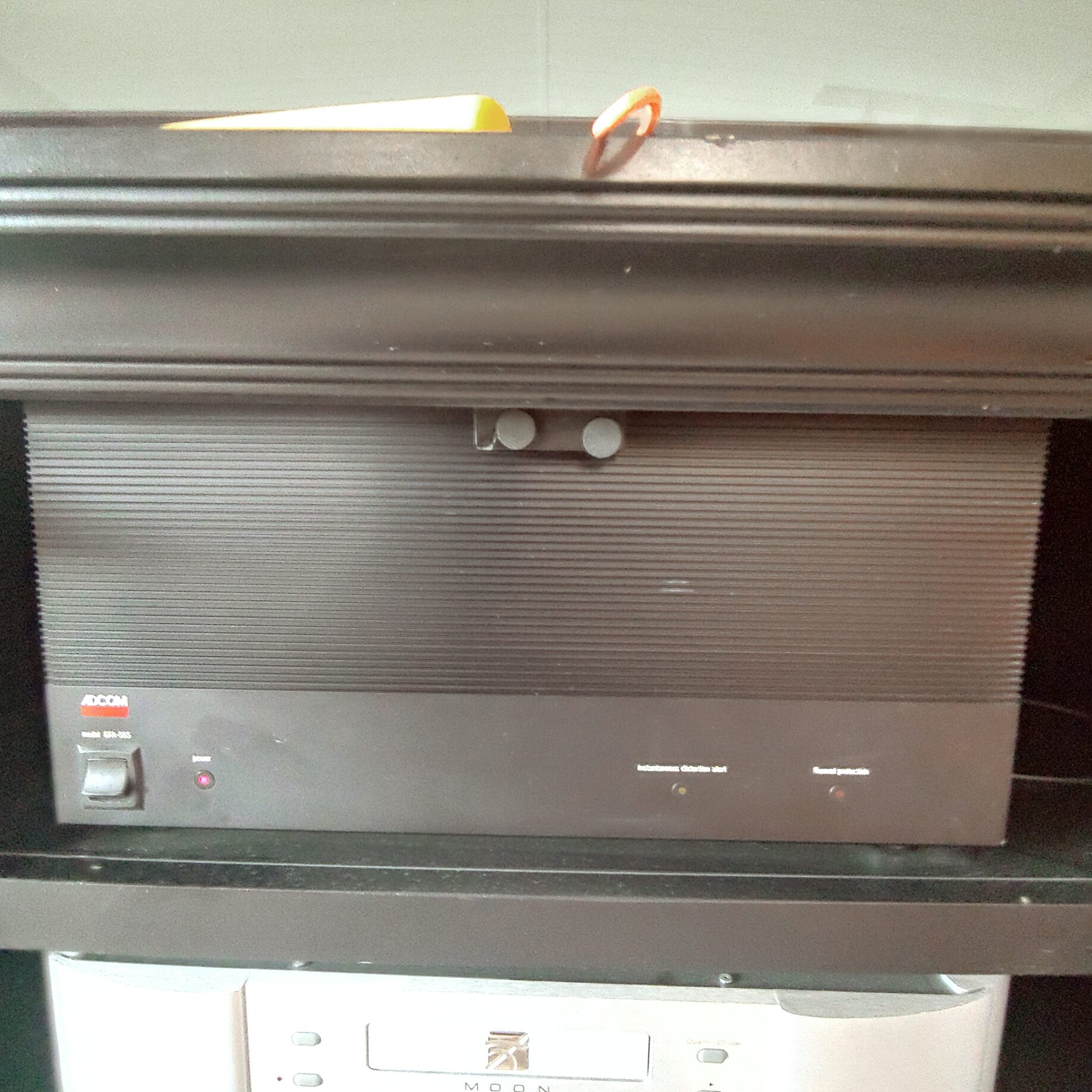 Ampli Adcom