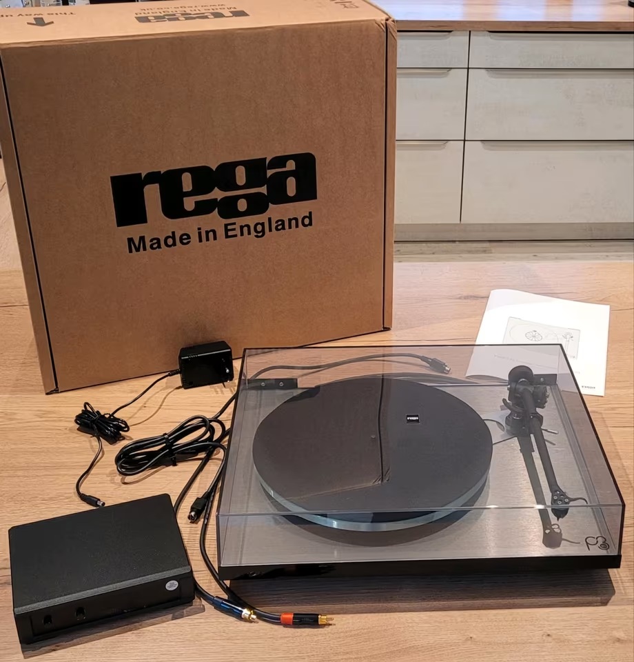 Rega Planar 3 RS EditionOST04