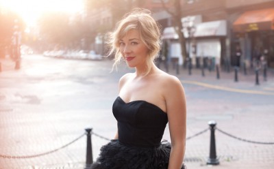 Lire la suite à propos de l’article <!--:fr-->Jill Barber – Fool’s Gold: Le nouvel album disponible le 17 juin<!--:-->