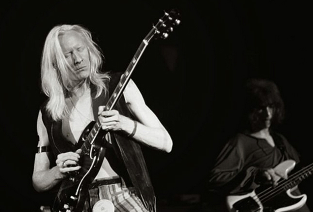 Lire la suite à propos de l’article <!--:fr-->La légende du blues Johnny Winter meurt à 70 ans R.I.P.<!--:-->