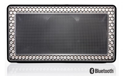 Lire la suite à propos de l’article <!--:fr-->B&W présente la T7, sa première enceinte compacte Bluetooth!<!--:-->