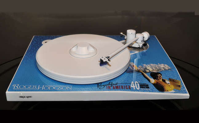 Lire la suite à propos de l’article Une platine vinyle soulignant l’album vinyle de Roger Hodgson