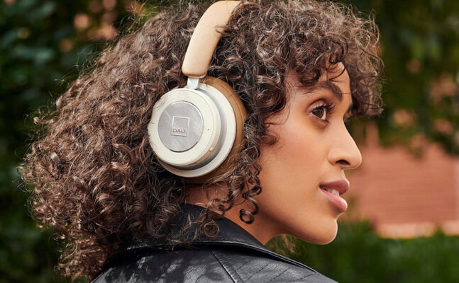 Lire la suite à propos de l’article Casques d’écoute sans fil Dali IO-6 et IO-4
