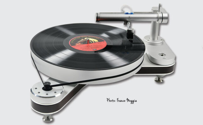 Lire la suite à propos de l’article Clearaudio, Innovation Basic, bras tangentiel TT5…