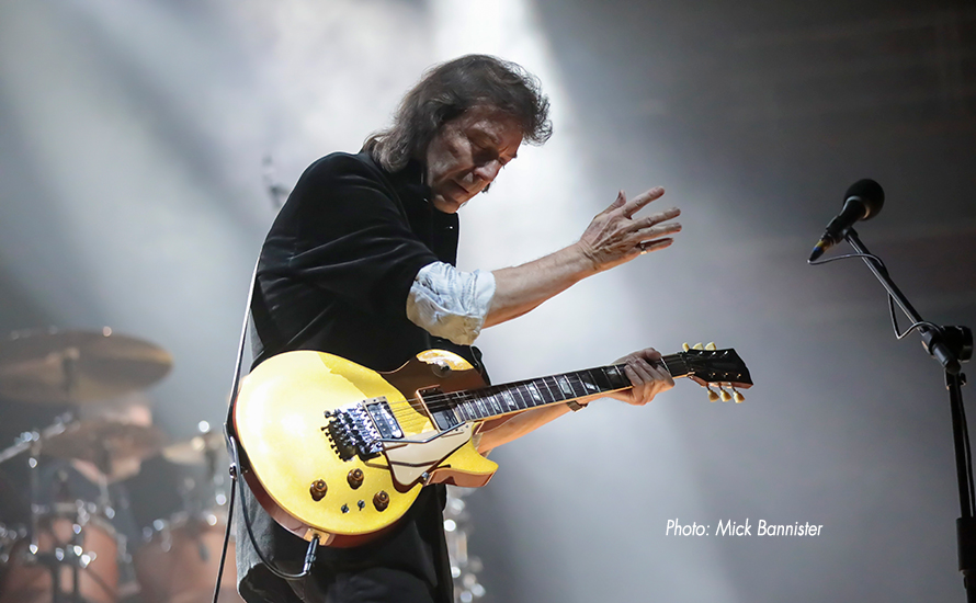 You are currently viewing Steve Hackett : Genesis, les 50 ans de Foxtrot et la vie en solo