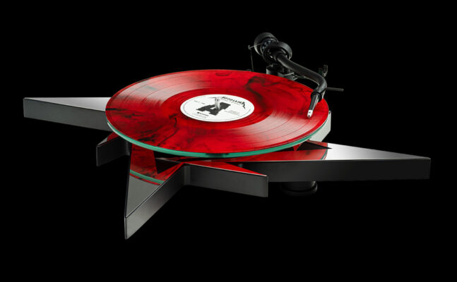 Lire la suite à propos de l’article Platine vinyle Metallica Turntable de Pro-Ject
