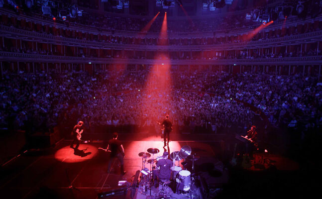 Lire la suite à propos de l’article BRYAN ADAMS Live at the Royal Albert Hall